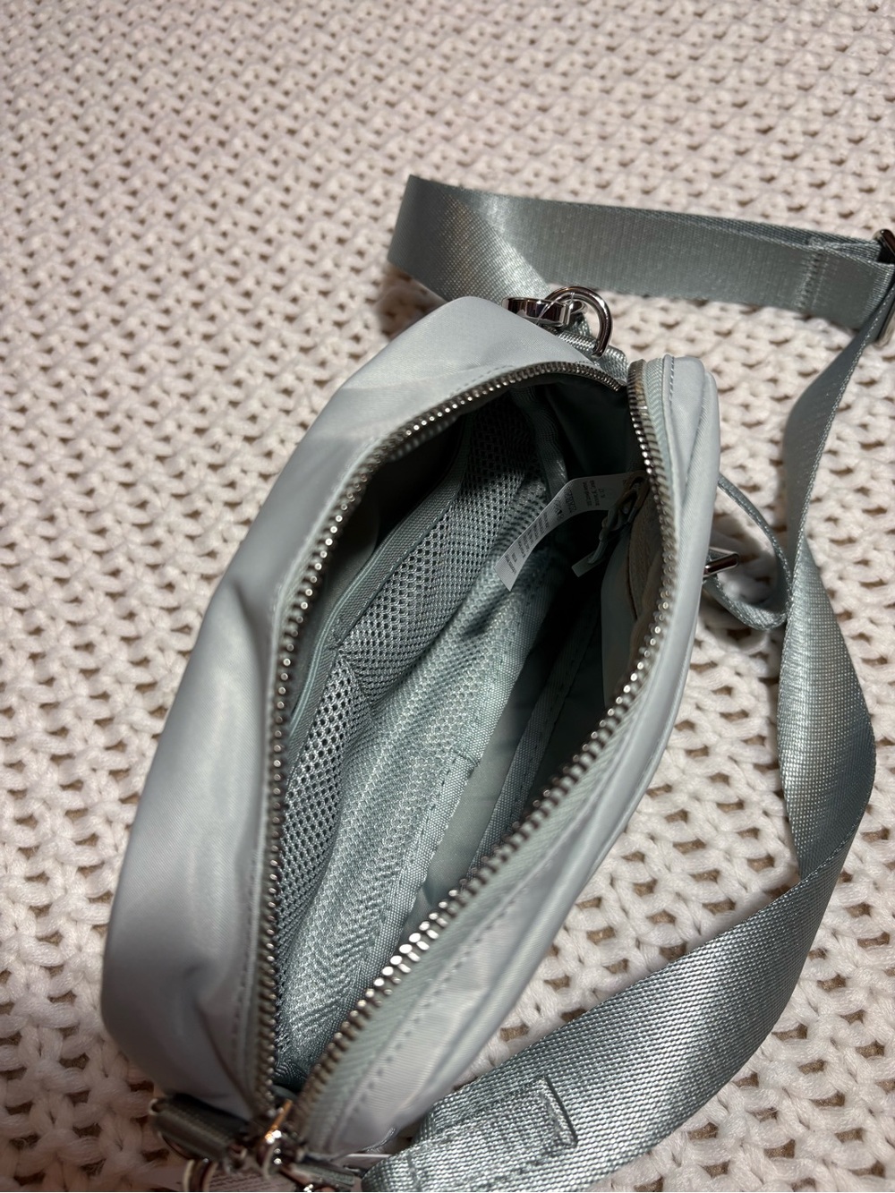 NWT lululemon pelican/silver everywhere crossbody bag *metal hardware - Picture 10 of 10